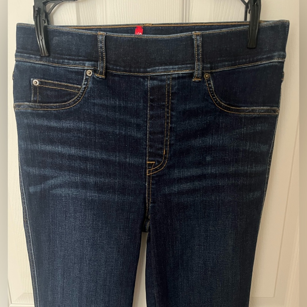 Spanx EveryWear Flare Jeans, size small. Never worn!